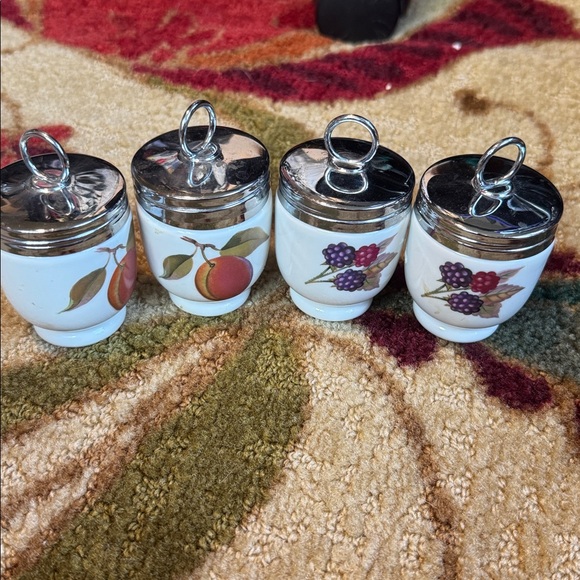Set of 4 Royal Worcester Egg Coddlers Bone China England Berry & Fruit Patterns - Picture 1 of 11